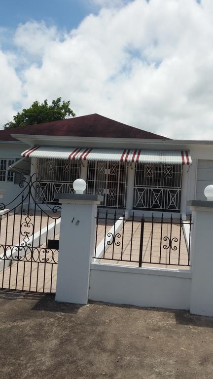 אוצ'ו ריוס Jus4U-1 The Home Away From Home Villa מראה חיצוני תמונה