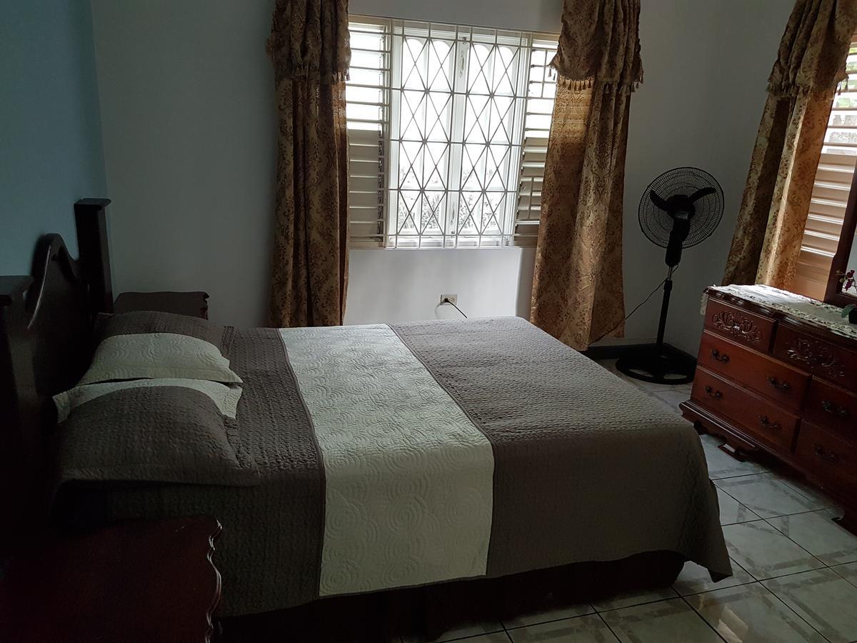 אוצ'ו ריוס Jus4U-1 The Home Away From Home Villa מראה חיצוני תמונה